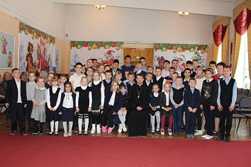 Клирик Троицкого храма посетил День инвалидов в школе-интернате №19
