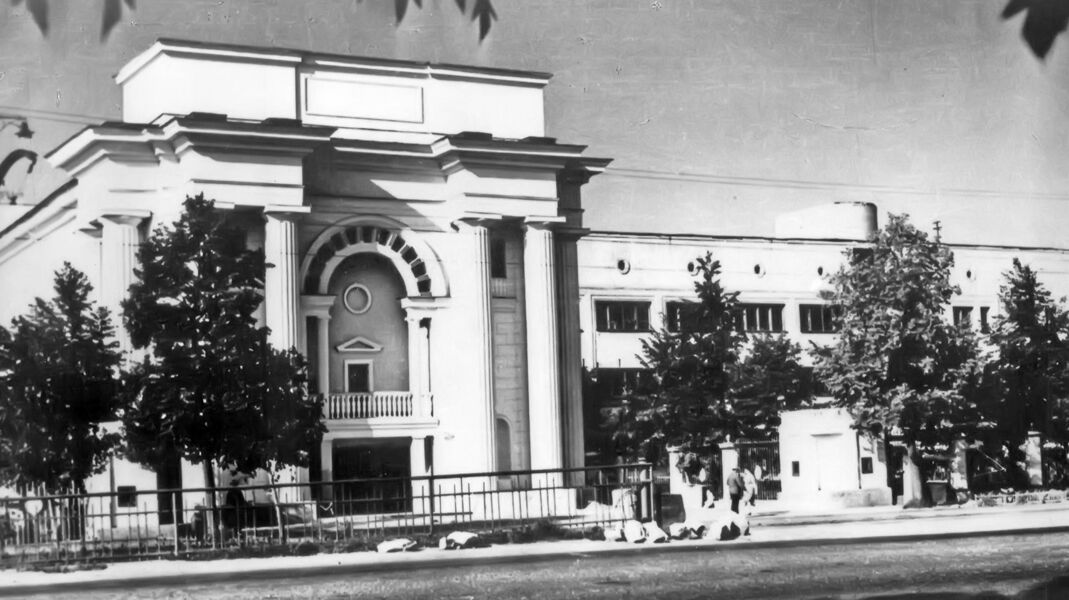 Коломенский ДК Тепловозостроителей долго время оставался резиденцией главной ёлки города