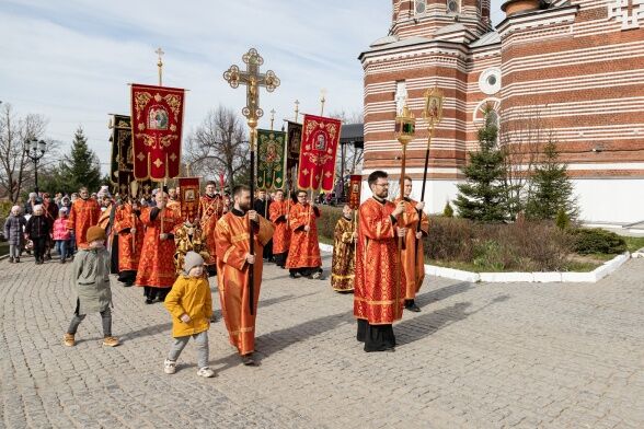 Утренняя Божественная литургия в праздник Пасхи!