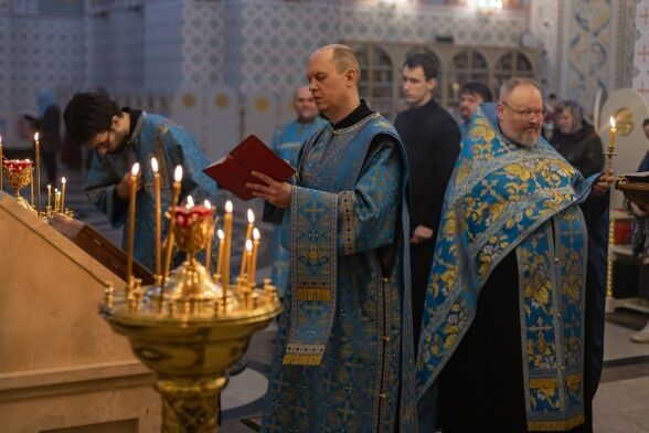 Акафист Пресвятой Богородице (Похвала Пресвятой Богородице). 