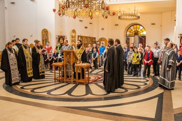 Таинство Елеосвящения на приходе Троицкого храма в Щурово города Коломны 