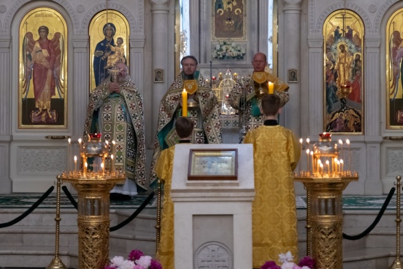 Воскресное Богослужение 14 июня, на неделе второй по Пятидесятнице, Всех святых, в земле Русской просиявших
