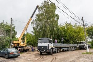 Разгрузка фундаментных блоков