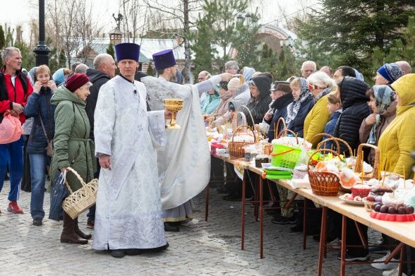 Великая Суббота. Освящение пасхальной снеди 