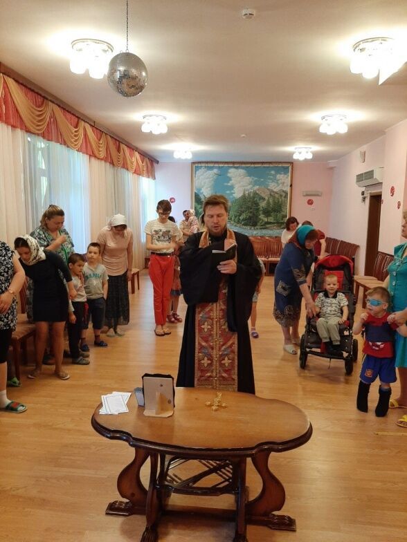 Причастие детей в реабилитационном центре "Коломна"