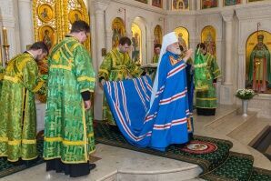 Престольный праздник Троицкого храма. Архиерейское богослужение