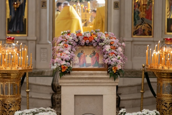 Божественная Литургия в субботу, на неделе пятой по Пятидесятнице, в день памяти первоверховных апостолов Петра и Павла