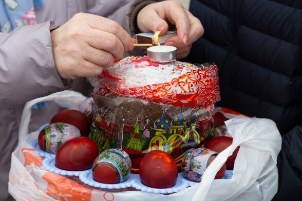 Великая Суббота. Освящение пасхальной снеди.