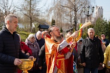 Божественная Литургия с чином раздробления артоса