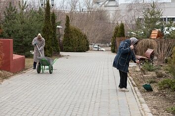 Традиционный субботник на территории храма