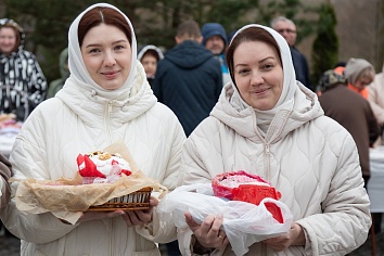 Освящение пасхальной снеди 