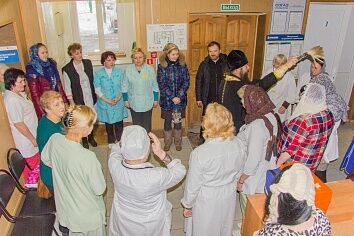 Крещенское поздравление в школе №28 и щуровской поликлинике