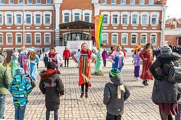 Праздник масленицы на приходе Троицкого храма