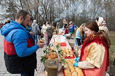 Пасхальные гуляния на приходе Троицкого  храма. 2022 год.