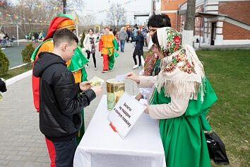Традиционные пасхальные гуляния на приходе Троицкого храма!