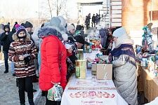 Поздняя Божественная литургия и праздничные гуляния в день Рождества Христова