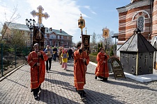 Божественная Литургия с чином раздробления артоса