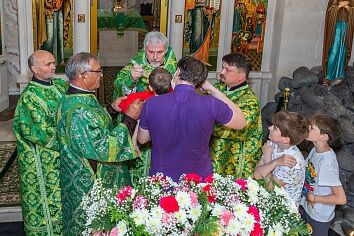 Престольный праздник Троицкого храма. Архиерейское богослужение