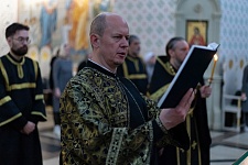 Богослужение Великой Пятницы с Выносом Плащаницы