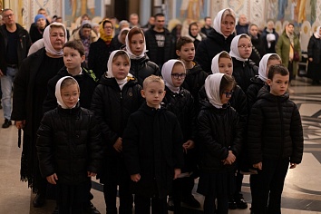 Божественная Литургия в воскресенье, на неделе двадцать первой по Пятидесятнице