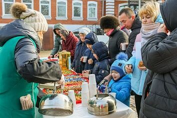 Праздник масленицы на приходе Троицкого храма