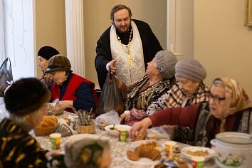 Патронажные прихожане посетили Троицкий храм