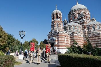 Перенесение мощей святых благоверных князей Петра и Февронии Муромских