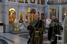 Богослужение Великой Пятницы с Выносом Плащаницы