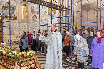 Великая Суббота. Утреннее богослужение в Троицком храме.