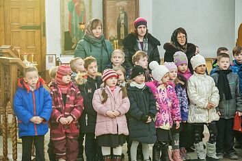Крест колокольни Троицкого храма занял свое место после реставрации