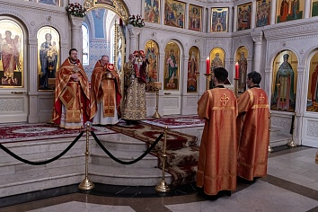 Пасхальная поздняя Литургия и праздничные гуляния на приходе