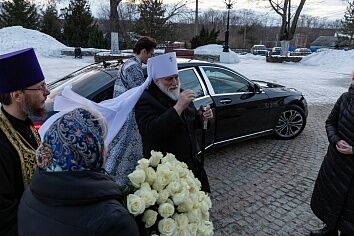 Митрополит Крутицкий и Коломенский Павел посетил Троицкий храм
