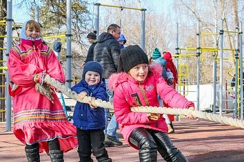 Праздник масленицы на приходе Троицкого храма