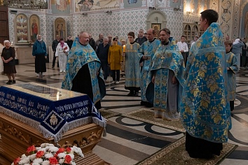Предпразднество Успения Пресвятой Богородицы. Всенощное Бдение. Вынос площаницы, чин погребения