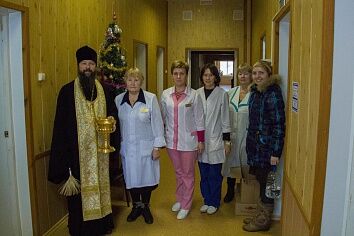 Крещенское поздравление в школе №28 и щуровской поликлинике