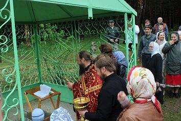 Освящение источника свт. Николая Мирликийского