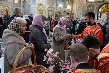 Воскресное Богослужение 26 апреля, на неделе третьей по Пасхе, святых Жен - мироносиц