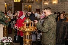 Поздняя Божественная литургия и праздничные гуляния в день Рождества Христова