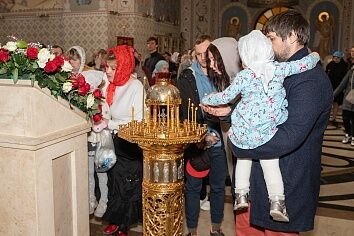 Утренняя Божественная литургия в праздник Пасхи!