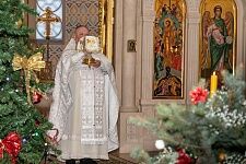 Поздняя Божественная литургия и праздничные гуляния в день Рождества Христова