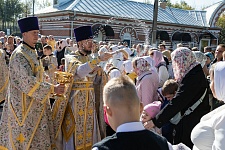 Перенесение мощей святых благоверных князей Петра и Февронии Муромских