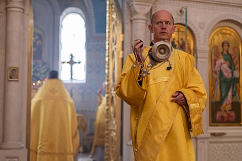 Божественная Литургия в воскресенье, на неделе четвёртой по Пятидесятнице