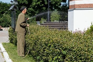 Субботник по подготовке к престольному празднику - Дню Святой Троицы.