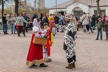 Пасхальные гуляния на приходе Троицкого  храма