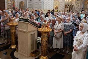 Божественная Литургия в субботу, на неделе пятой по Пятидесятнице, в день памяти первоверховных апостолов Петра и Павла