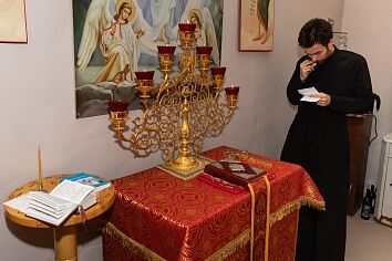 Еженедельная служба в Михаило-Архангельском воинском храме