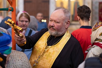 Божественная Литургия в воскресенье, на неделе третьей по Пятидесятнице