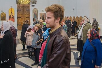Воздвижение Честного и Животворящего Креста Господня празднуют сегодня православные христиане