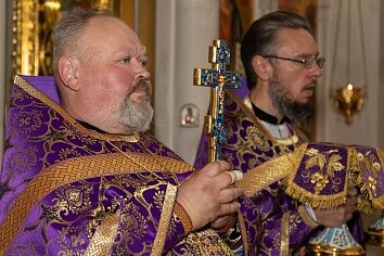 Изнесение Честных Древ Животворящего Креста Господня