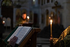 Утреня Великой Пятницы с чтением двенадцати Евангелий